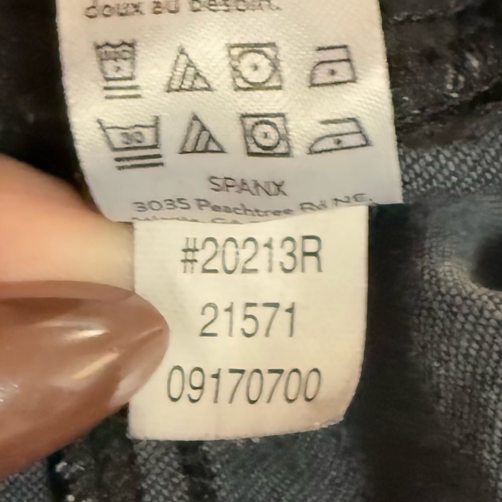 SPANX Black Pull-On Skinny Jeans - Picture 6 of 7